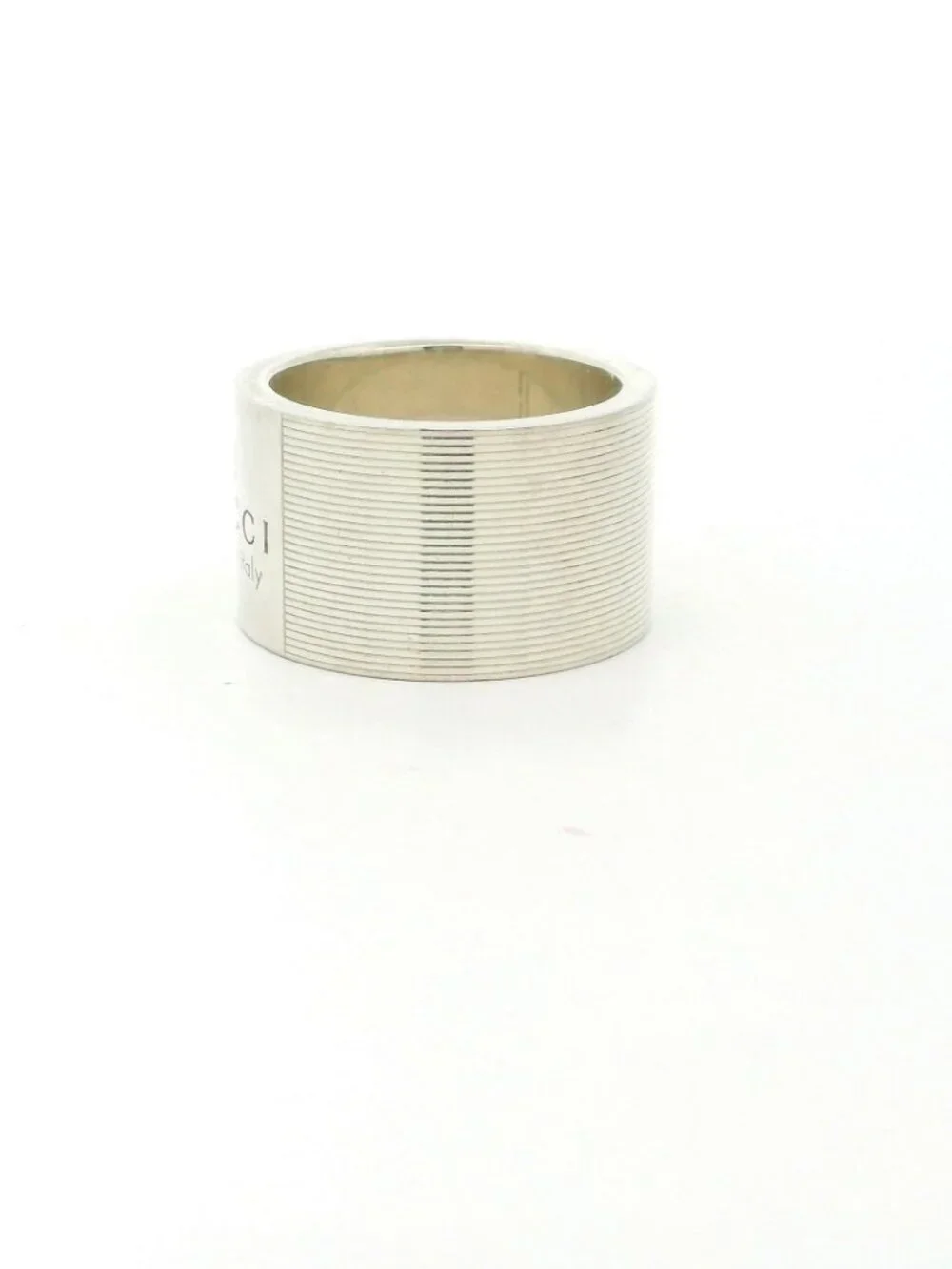 Gucci ribbed design